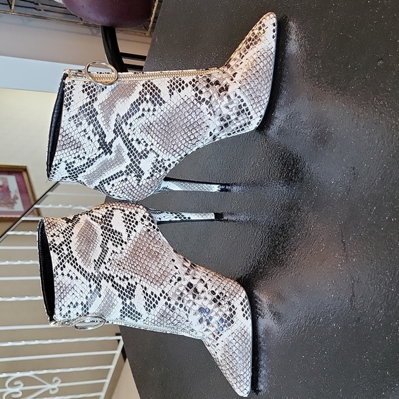 Venus stiletto boots - Picture 2 of 6